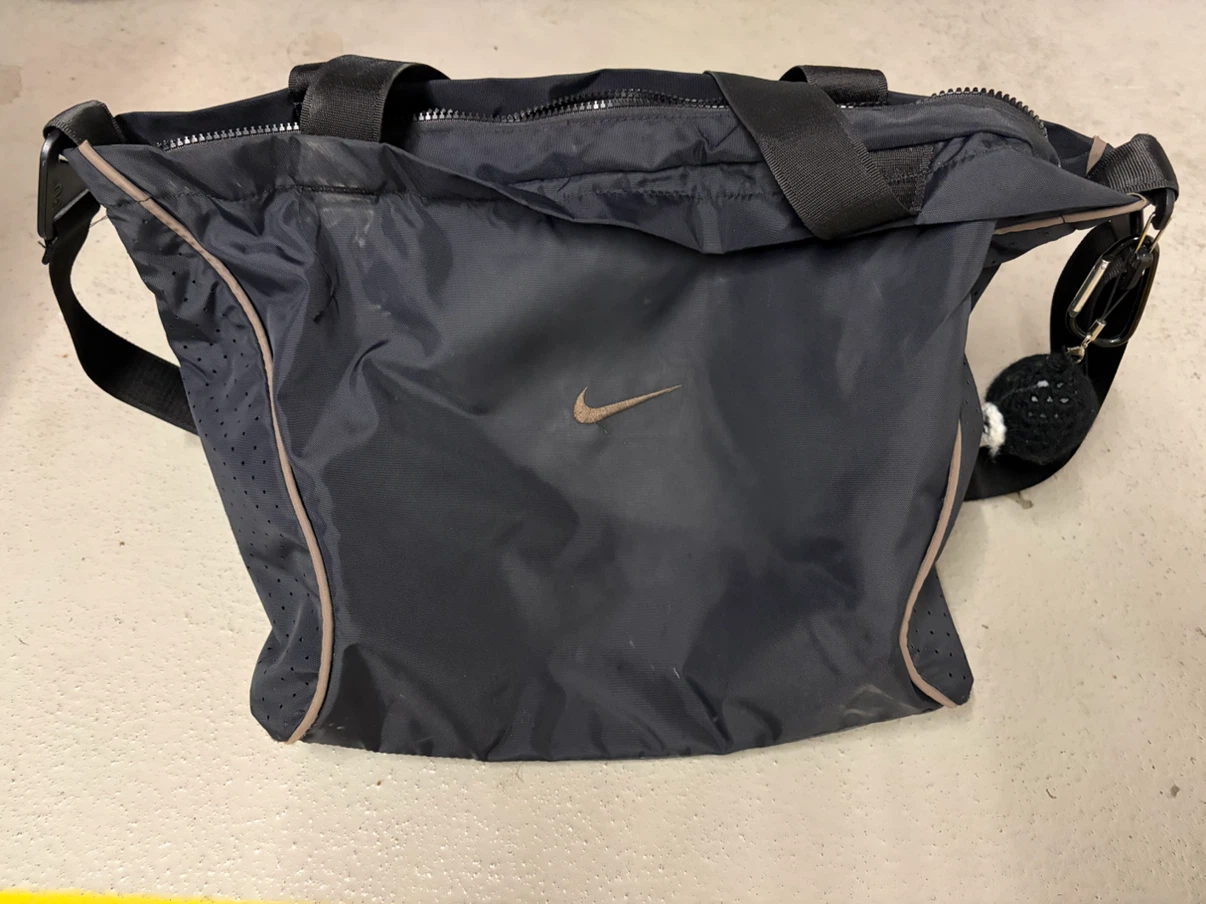 Wilson WNBA Basketball and Nike Bag - photo 4
