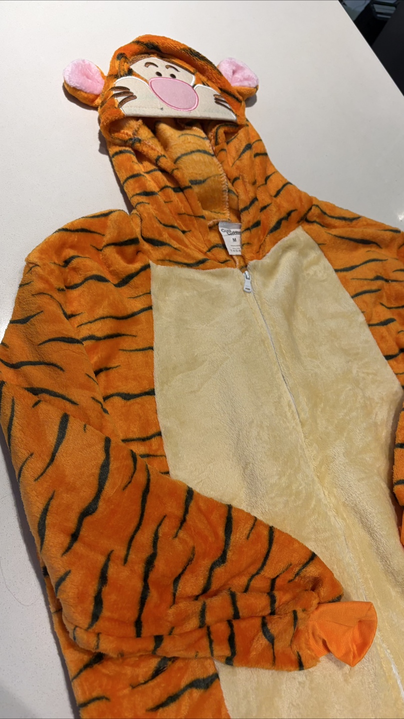 Tigger Onesie Costume - photo 2
