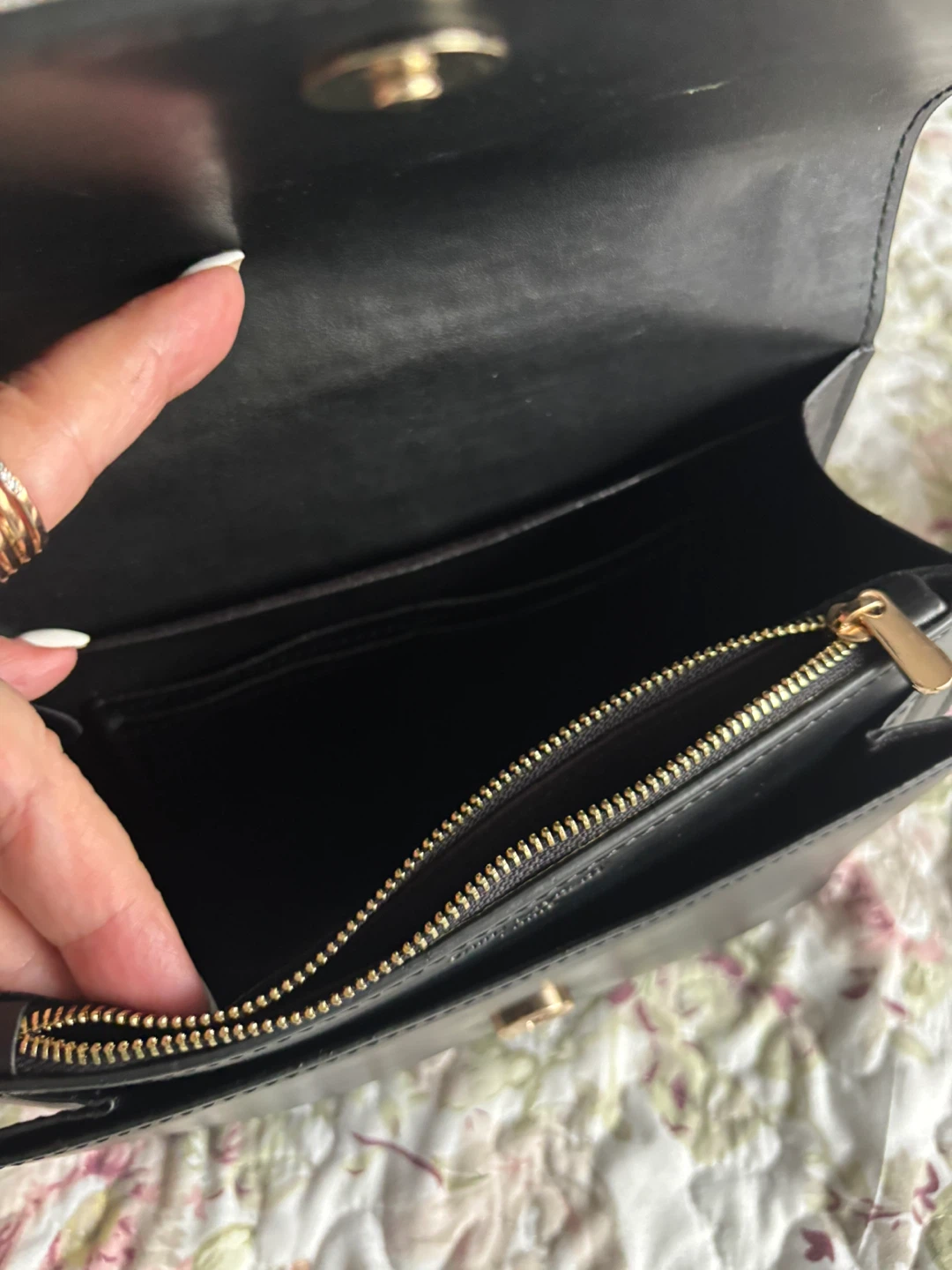 Saint Laurent Black Leather Bag - photo 4