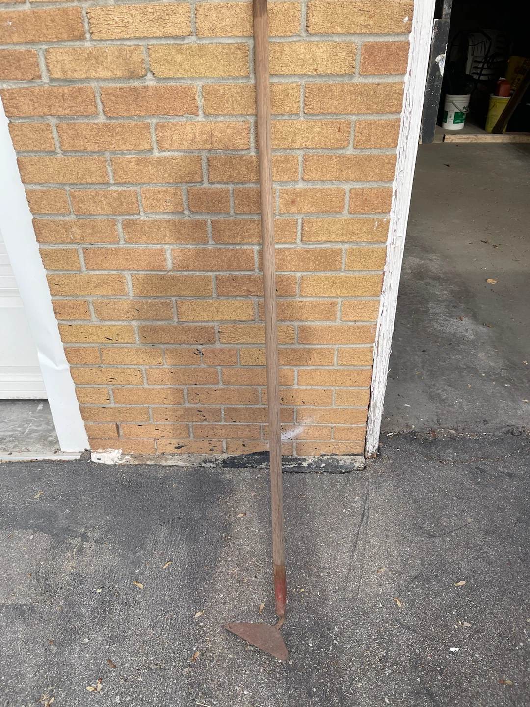 Garden Hoe with Wooden Handle