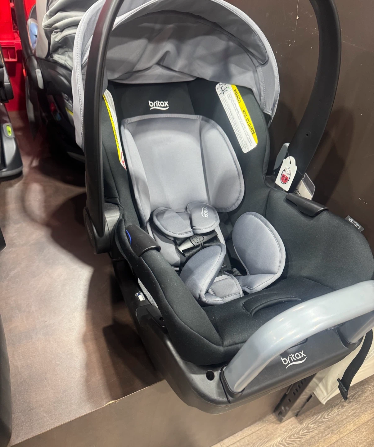 Britax Willow S Infant Car Seat + Base - Open to Negotiation - photo 3