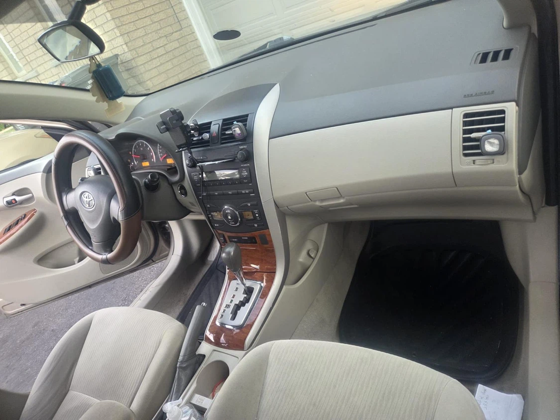 Toyota Corolla CE Sedan 2010 - photo 2