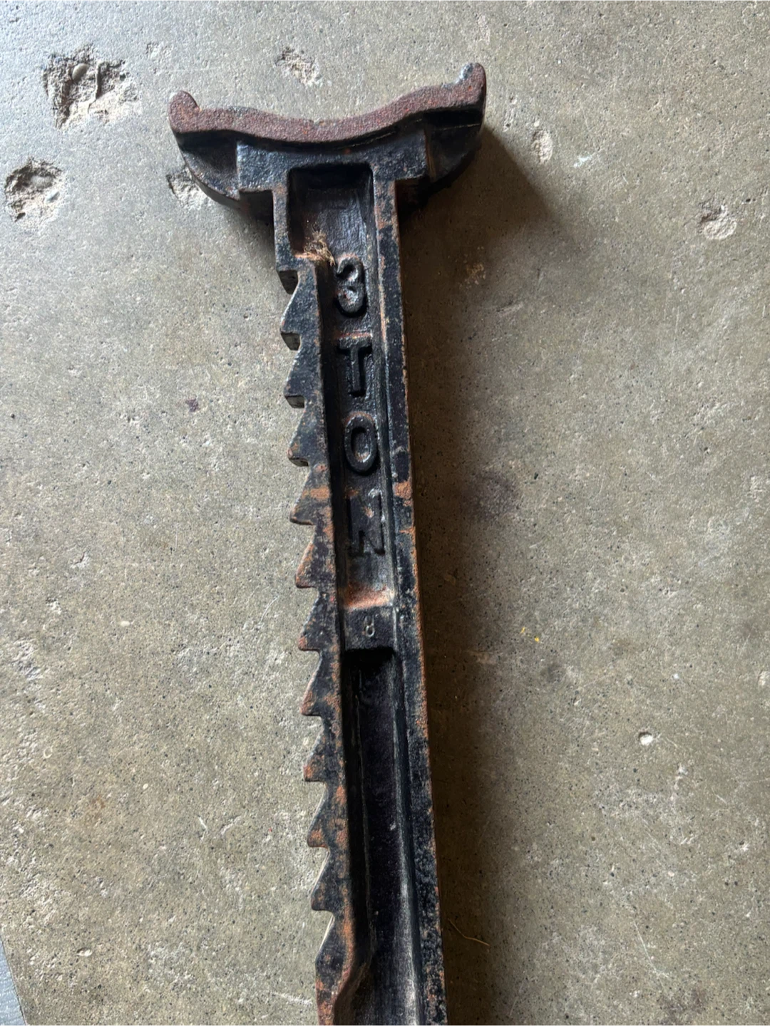 Pair of Red 3 ton Jack Stands - photo 2