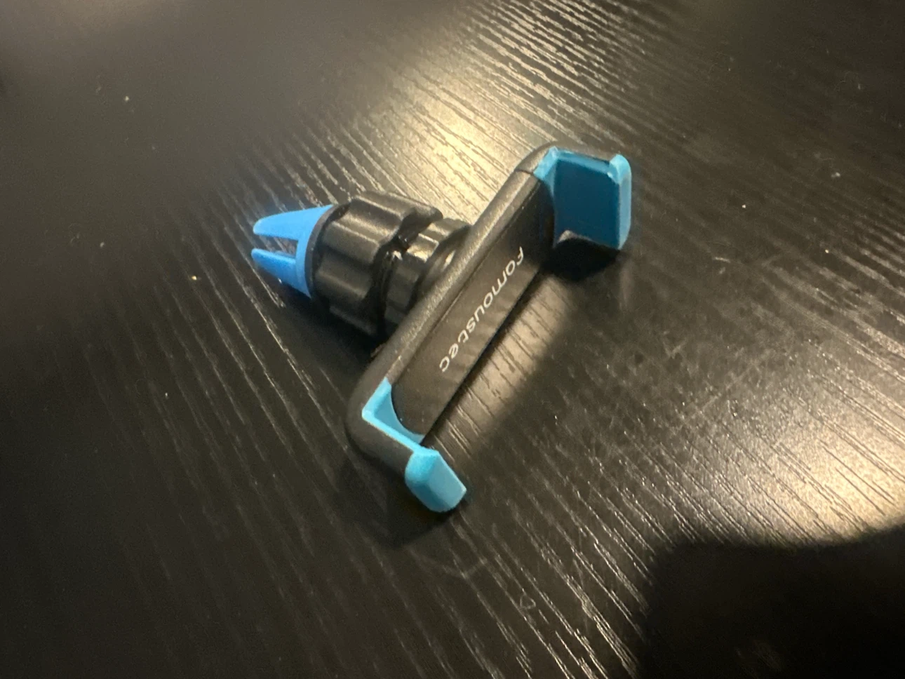 Fomoustec Portable Car Air Vent Phone Mount - photo 2
