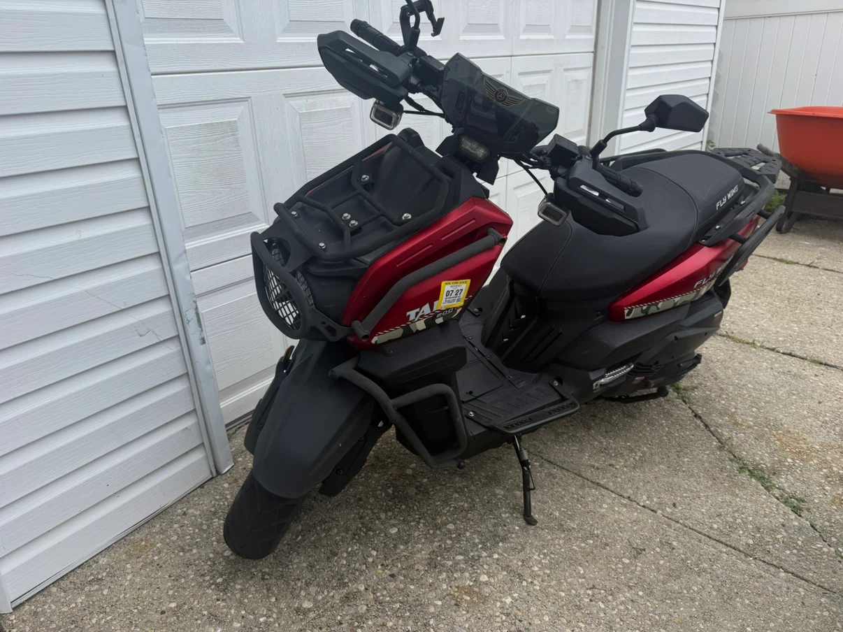 Fly Wing Tank 200cc Scooter