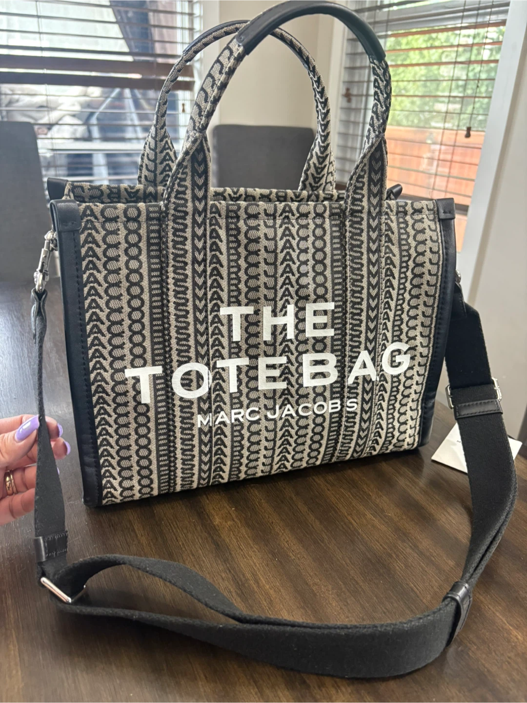MARC Jacobs TOTE bag $250.00