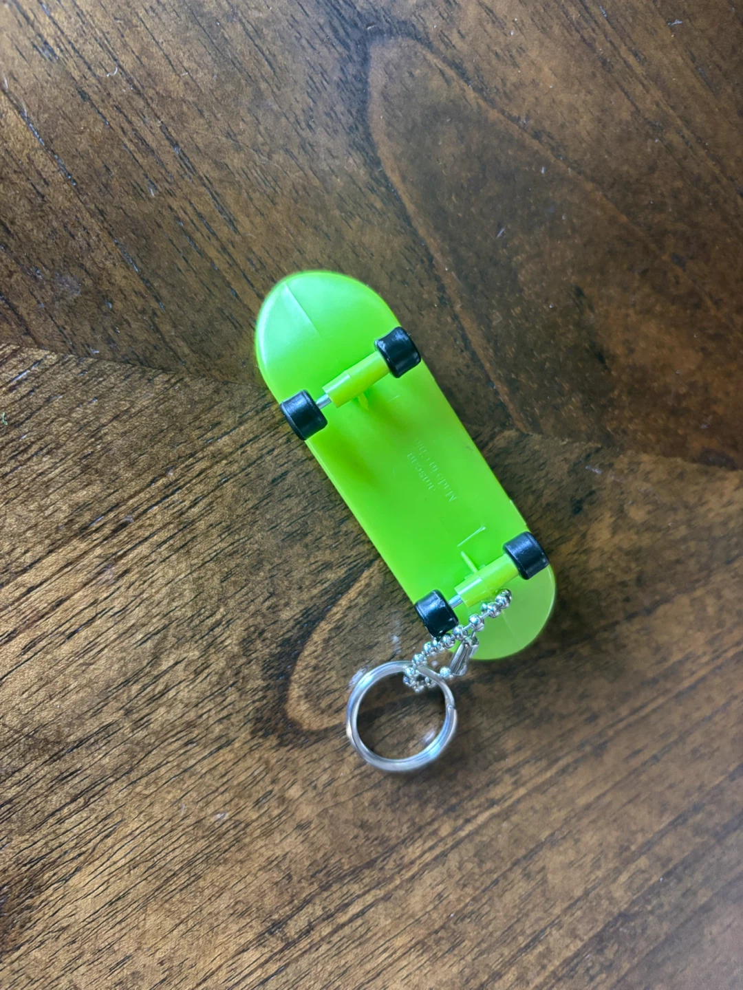 Amscan Sk8er Boy Skateboard Keychain - photo 2