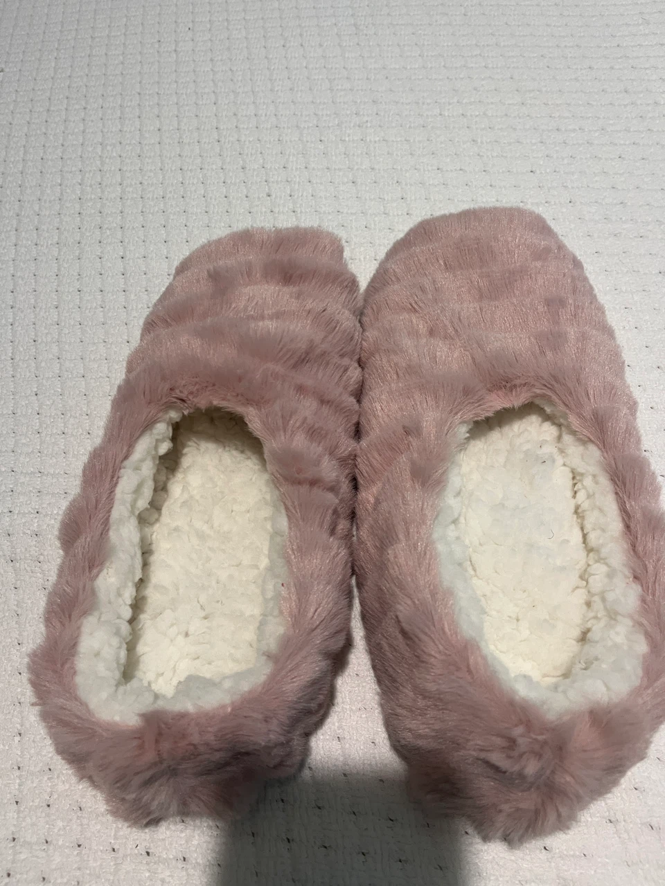 Soft Faux Fur Pink Slippers-size 8