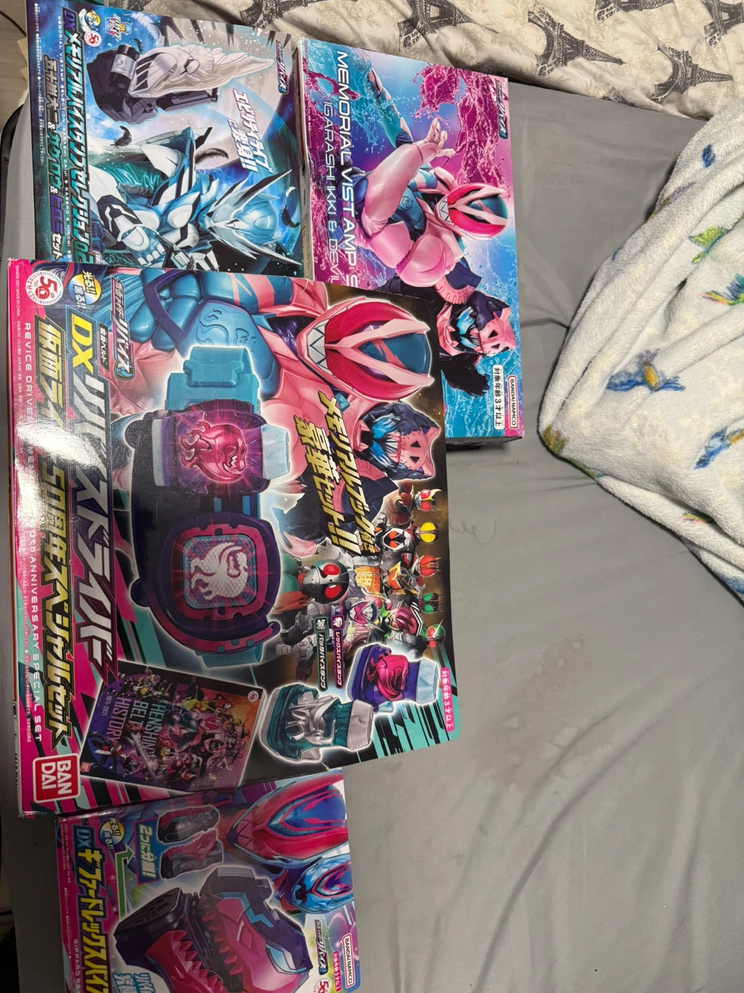 Kamen Rider Revice DX Transformation Belt and Vistamp Set