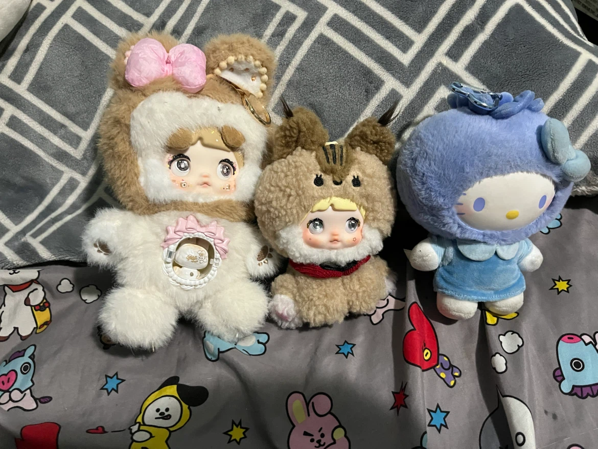 Pop Mart and Sanrio Plushie Set