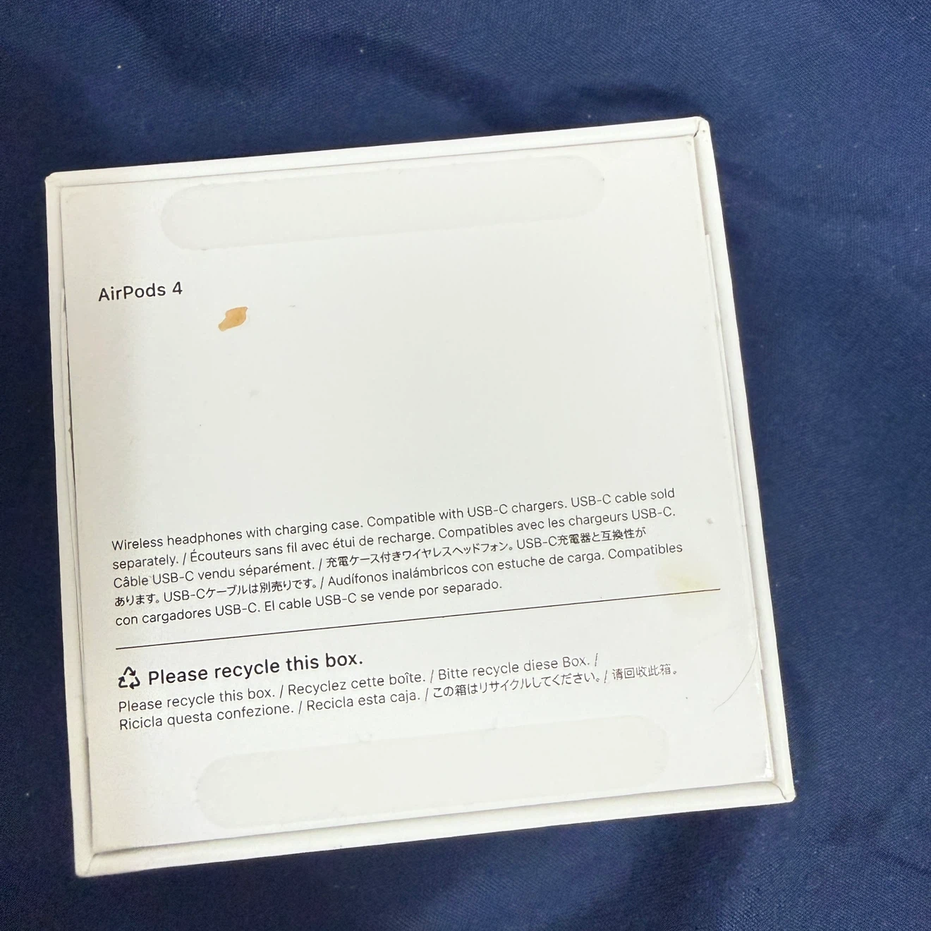 Apple AirPods 4 with Charging Case - photo 2