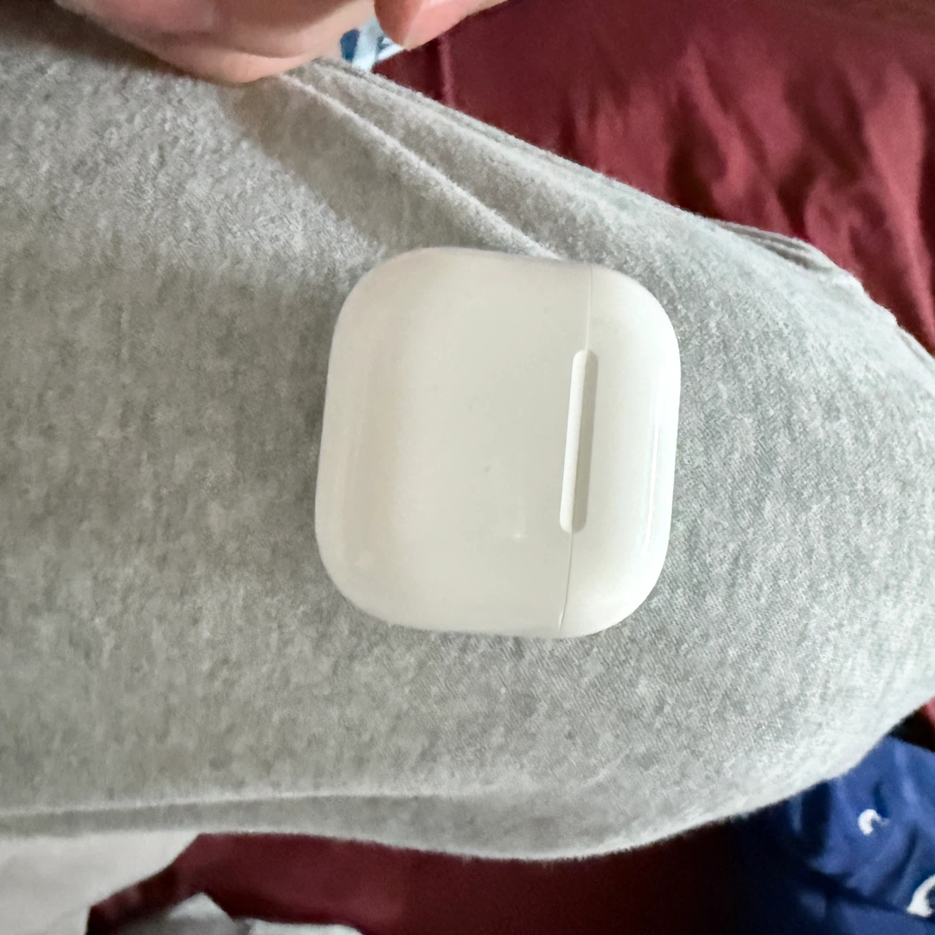 Apple AirPods 4 with Charging Case - photo 3