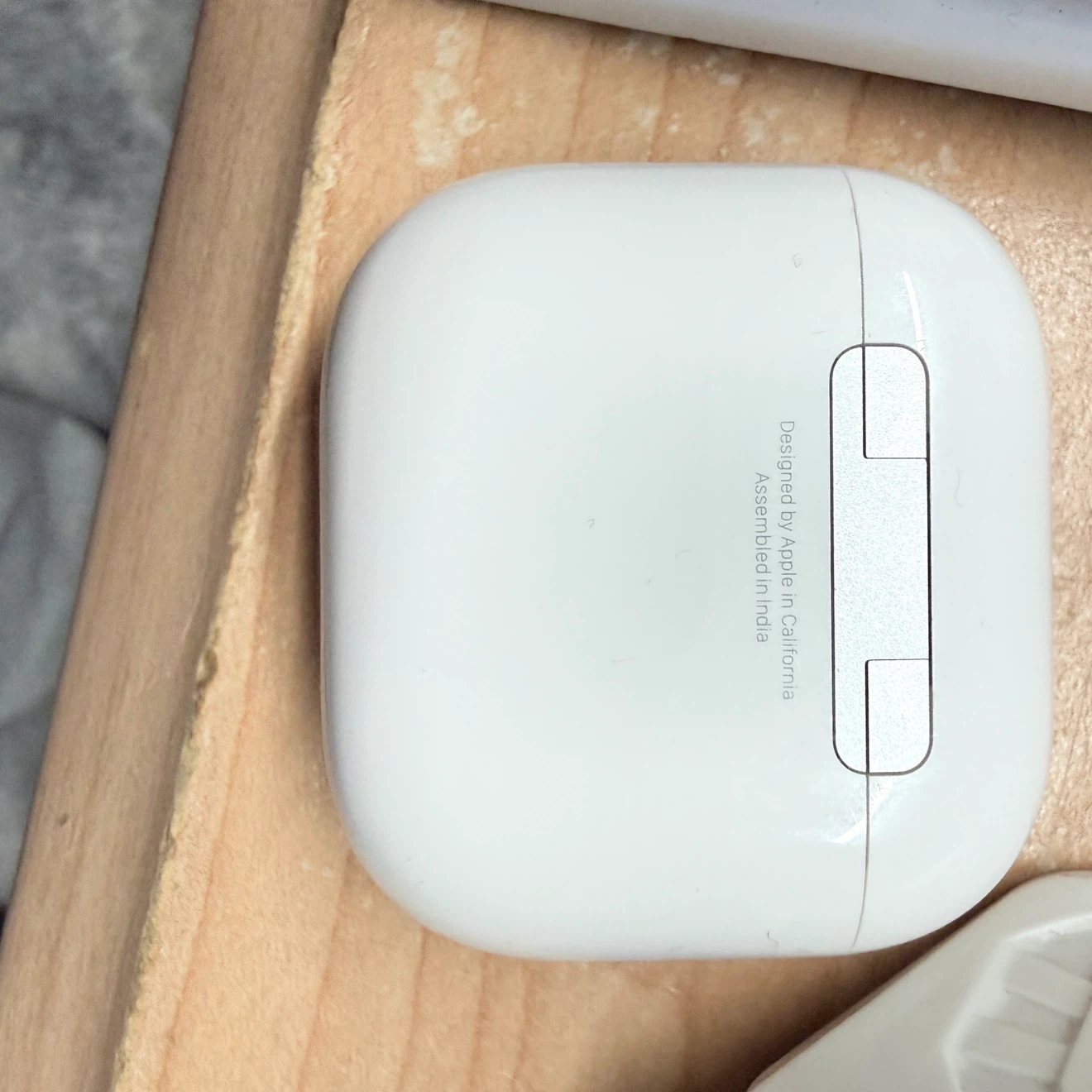 Apple AirPods 4 with Charging Case - photo 5