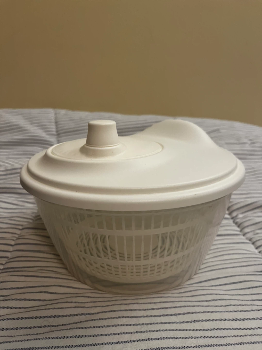 Microwave pasta cooker, salad spinner and can opener - photo 4