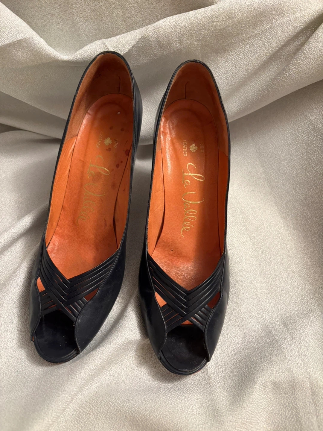 La Vallee Navy Leather Peep Toe