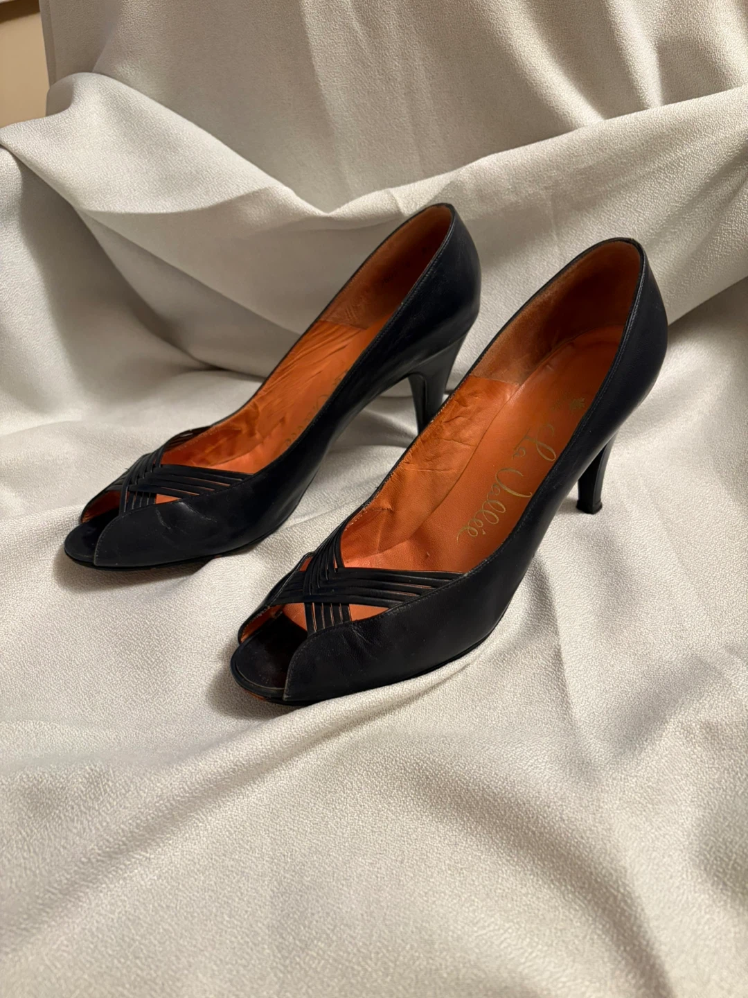 La Vallee Navy Leather Peep Toe - photo 2