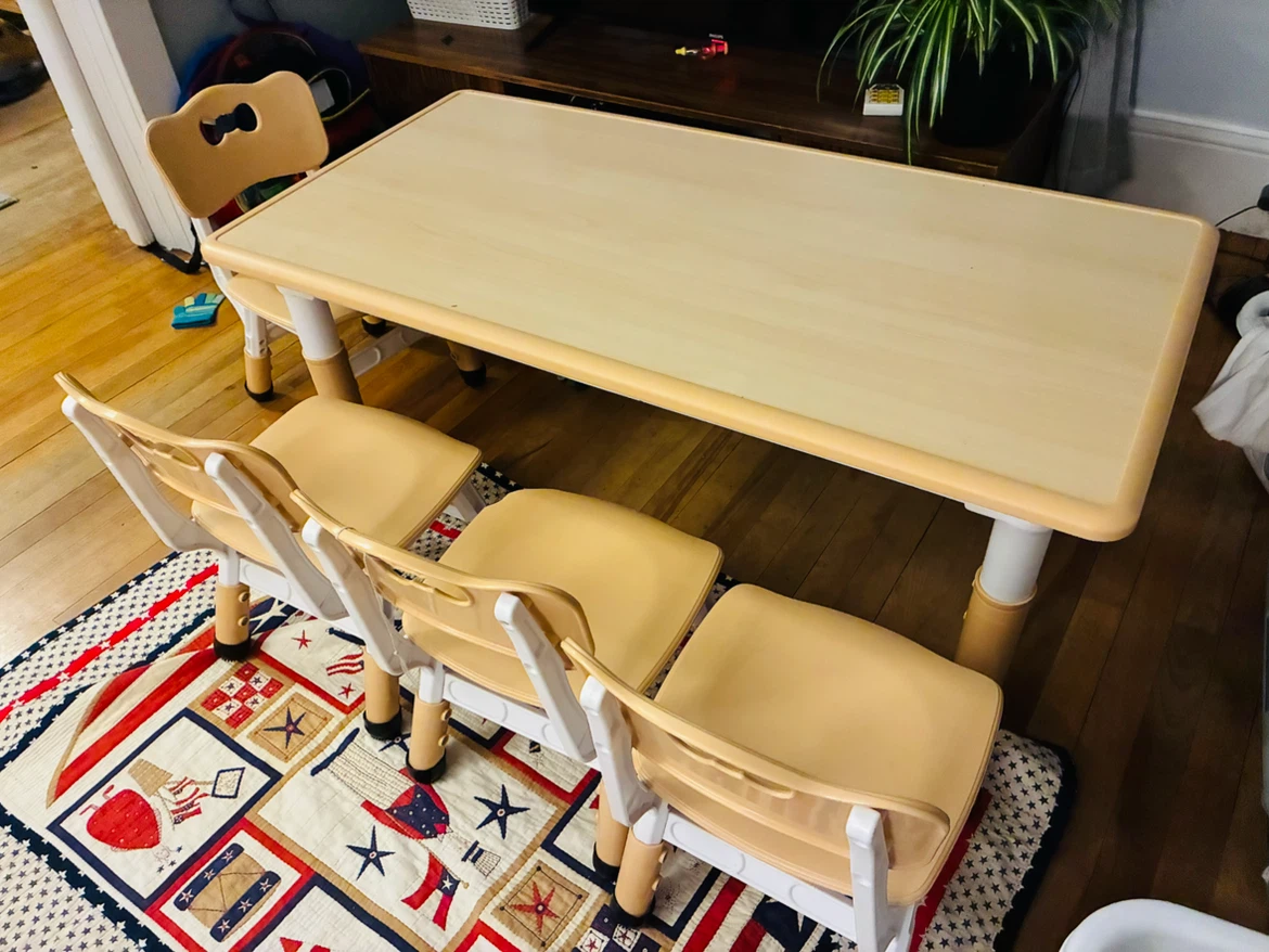 FUNLIO Kids Table and 4 Chairs Set - photo 2