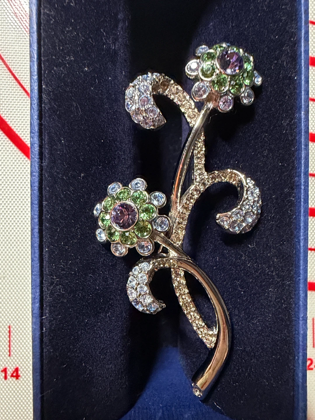 Vintage Swarovski Rare Floral Crystal Brooch - photo 2