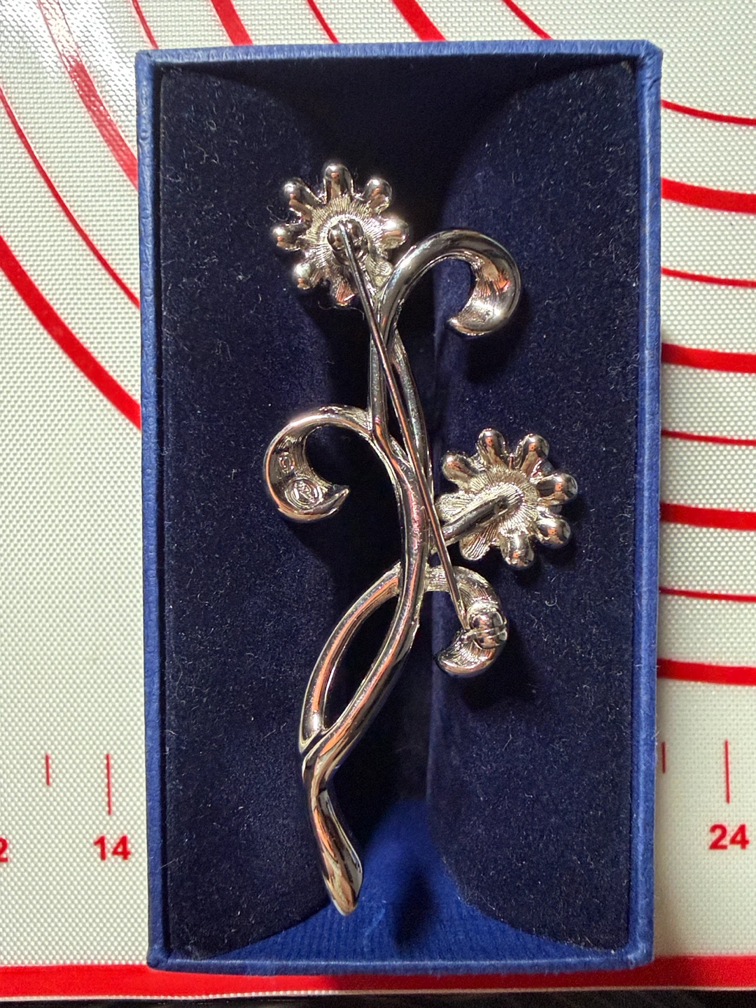 Vintage Swarovski Rare Floral Crystal Brooch - photo 4
