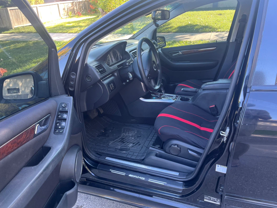 Mercedes-Benz B200 Hatchback - photo 4