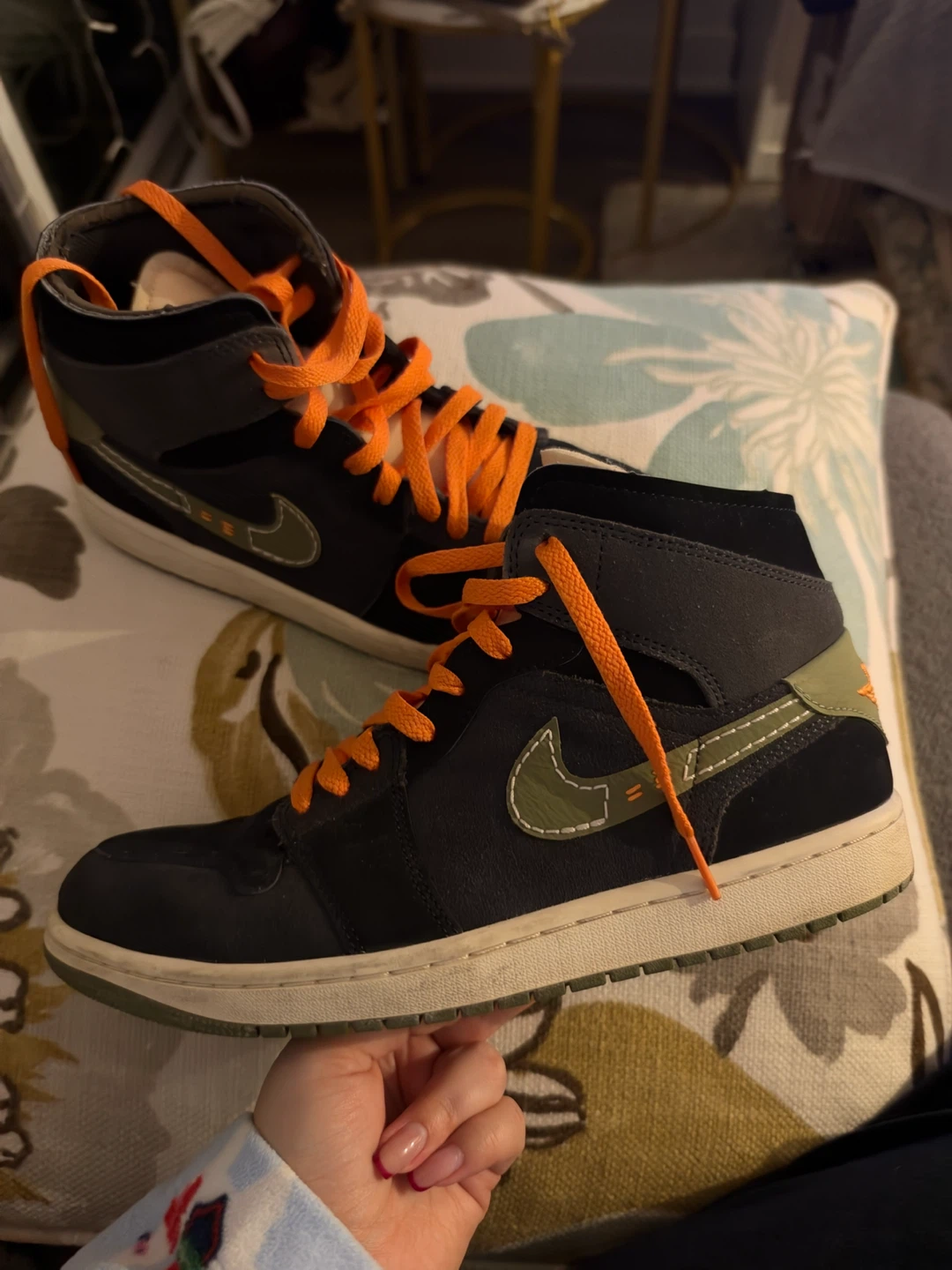 Air Jordan 1 Mid SE Craft Anthracite Light Olive Size 9.5 - photo 2