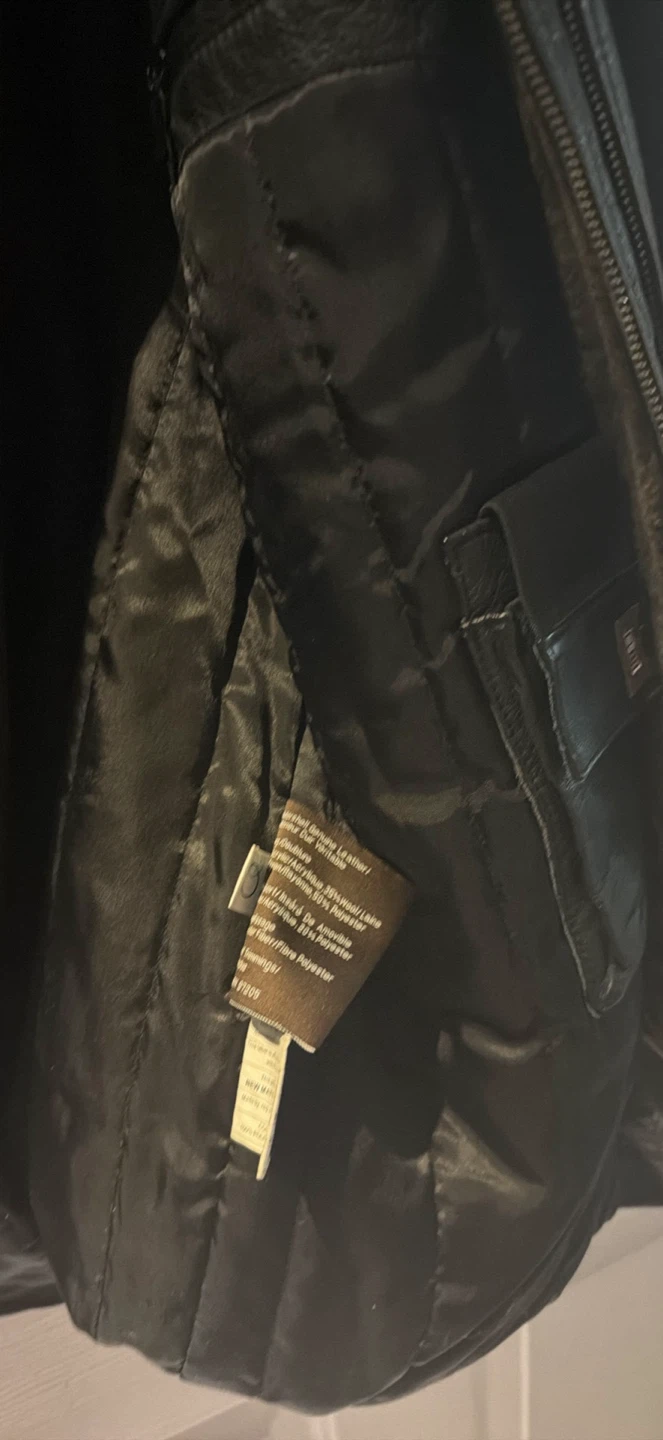 Danier Men's Black Leather Jacket - photo 4