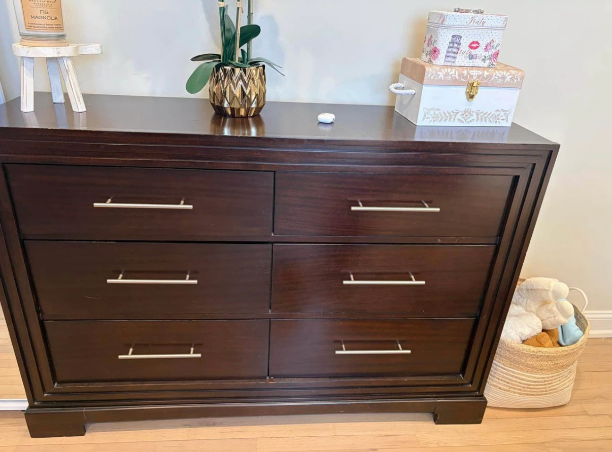 2 Dressers+ 2 Nightstands – Dark Wood Bedroom Set