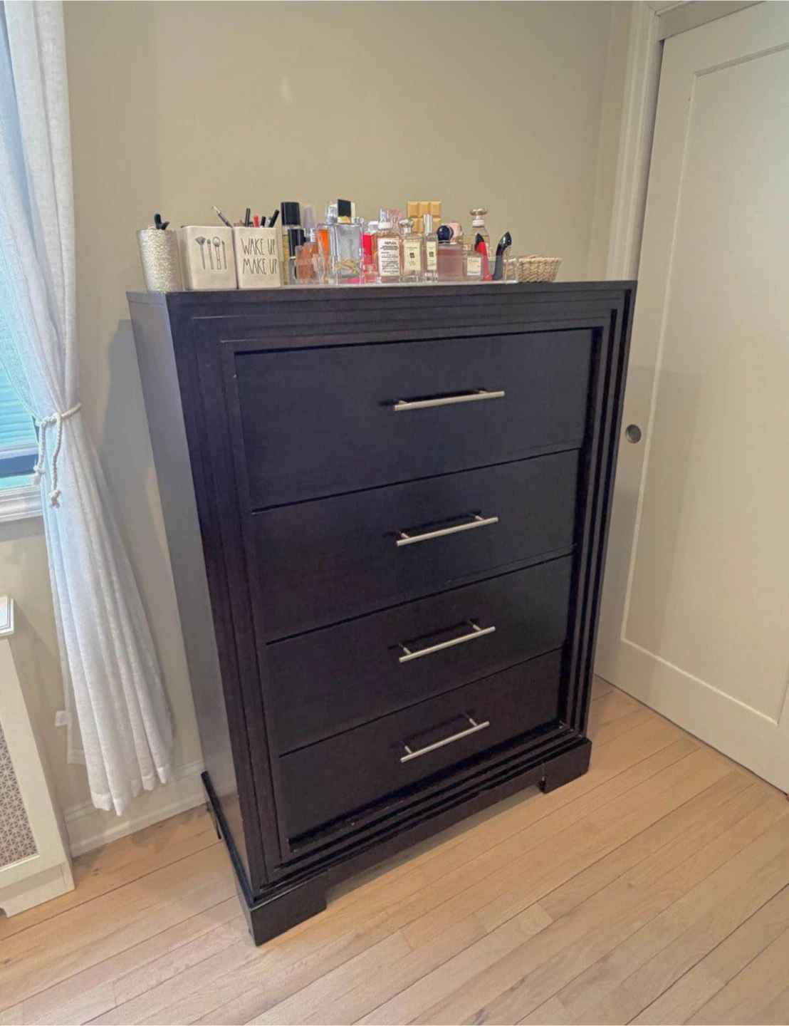 2 Dressers+ 2 Nightstands – Dark Wood Bedroom Set - photo 2