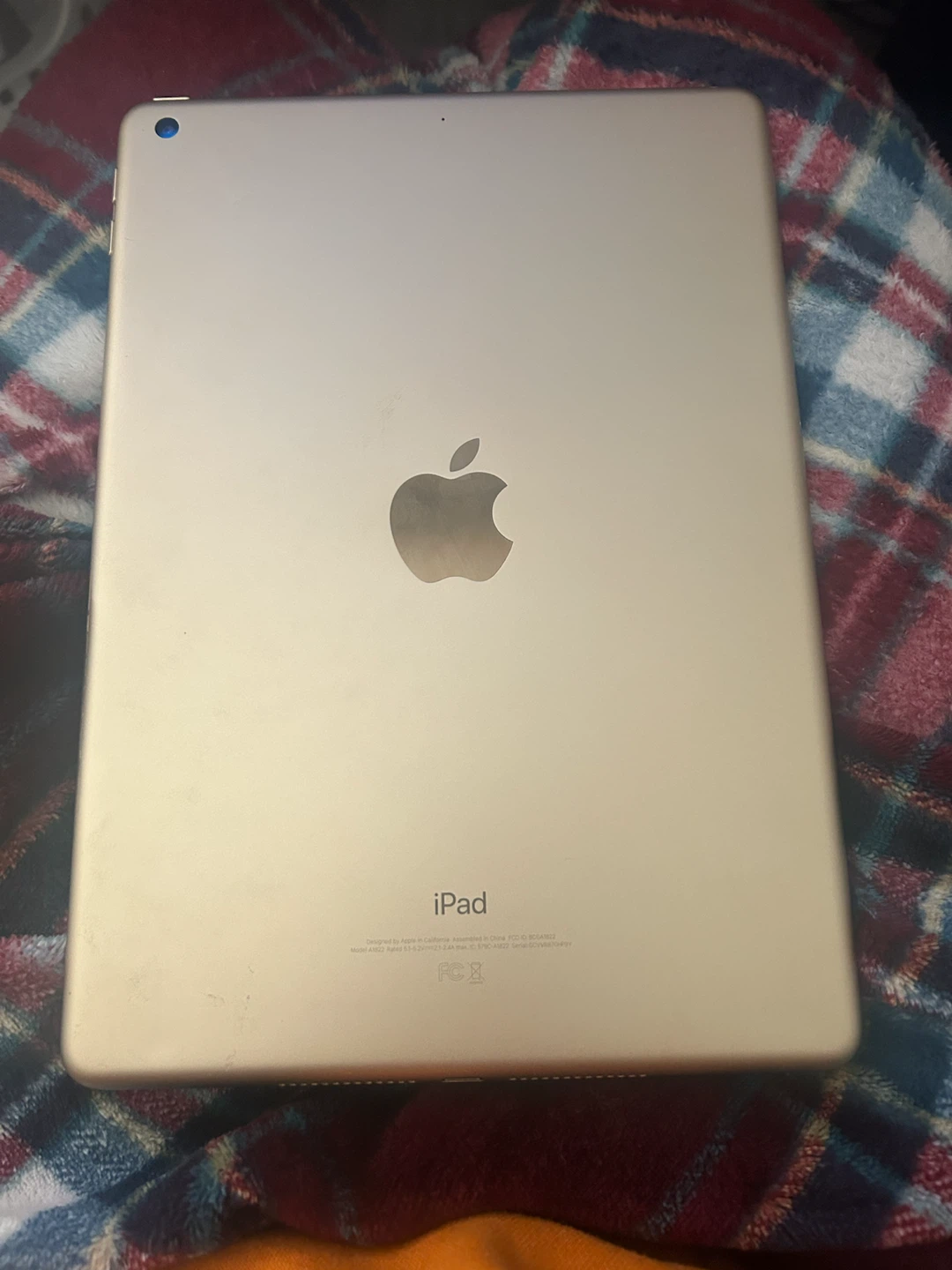 Apple iPad Model A1822 Gold