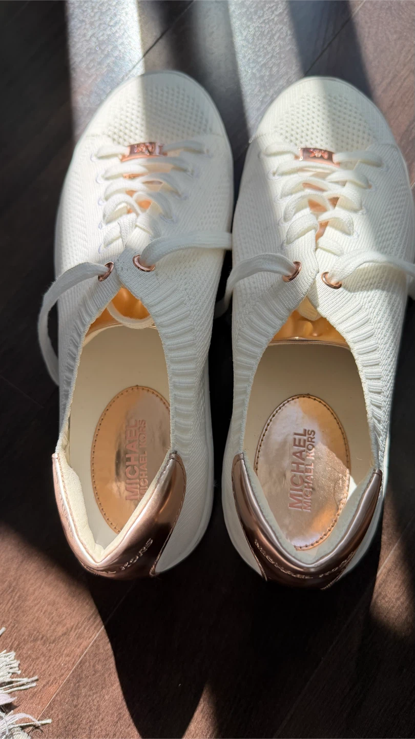 Michael Kors White Knit Sneakers Size 10 - photo 2