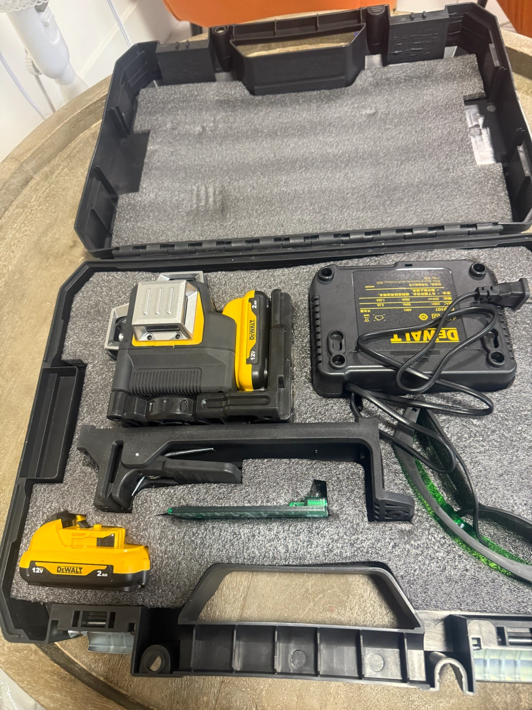 DeWalt 12V Green Laser Level Kit