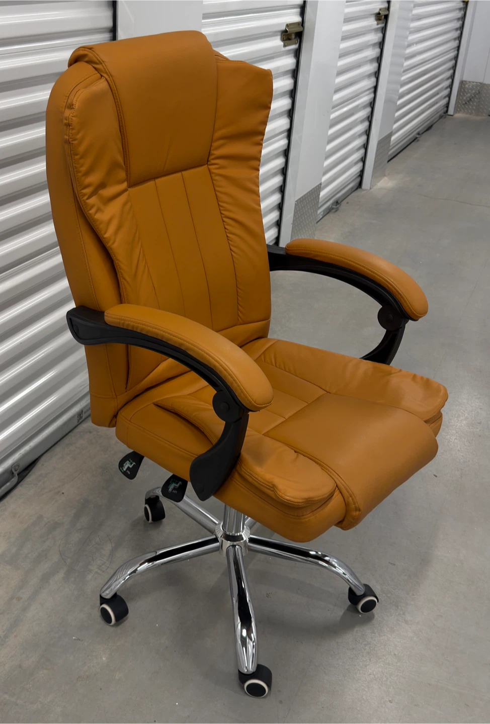 High Back Executive Office Chair – Tan / Brown