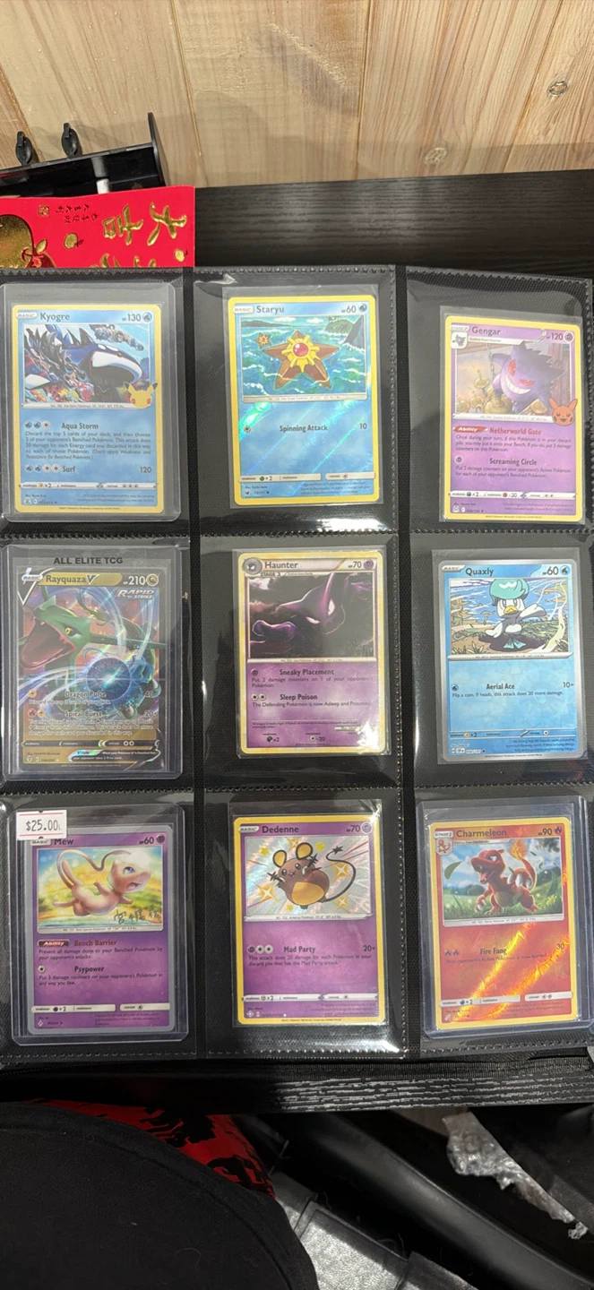 Pokemon 30th Anniversary Celebrations Elite Trainer Box - photo 3