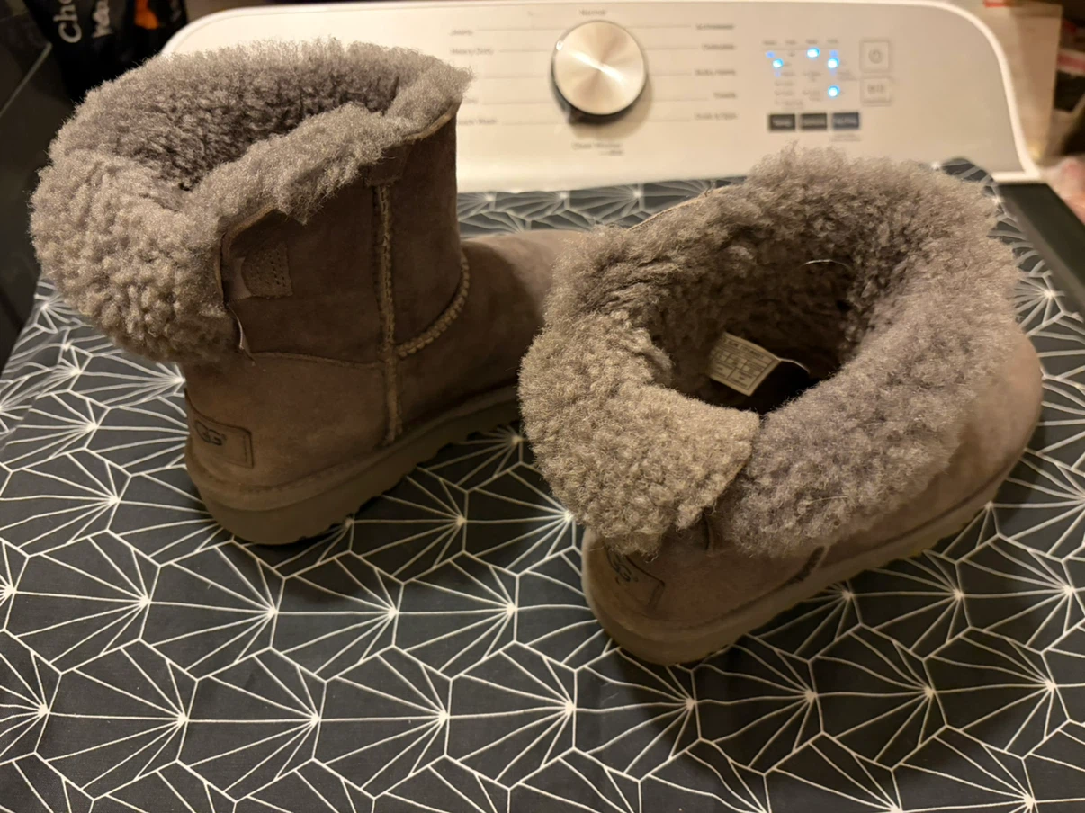 UGG Grey Suede Boots - photo 3