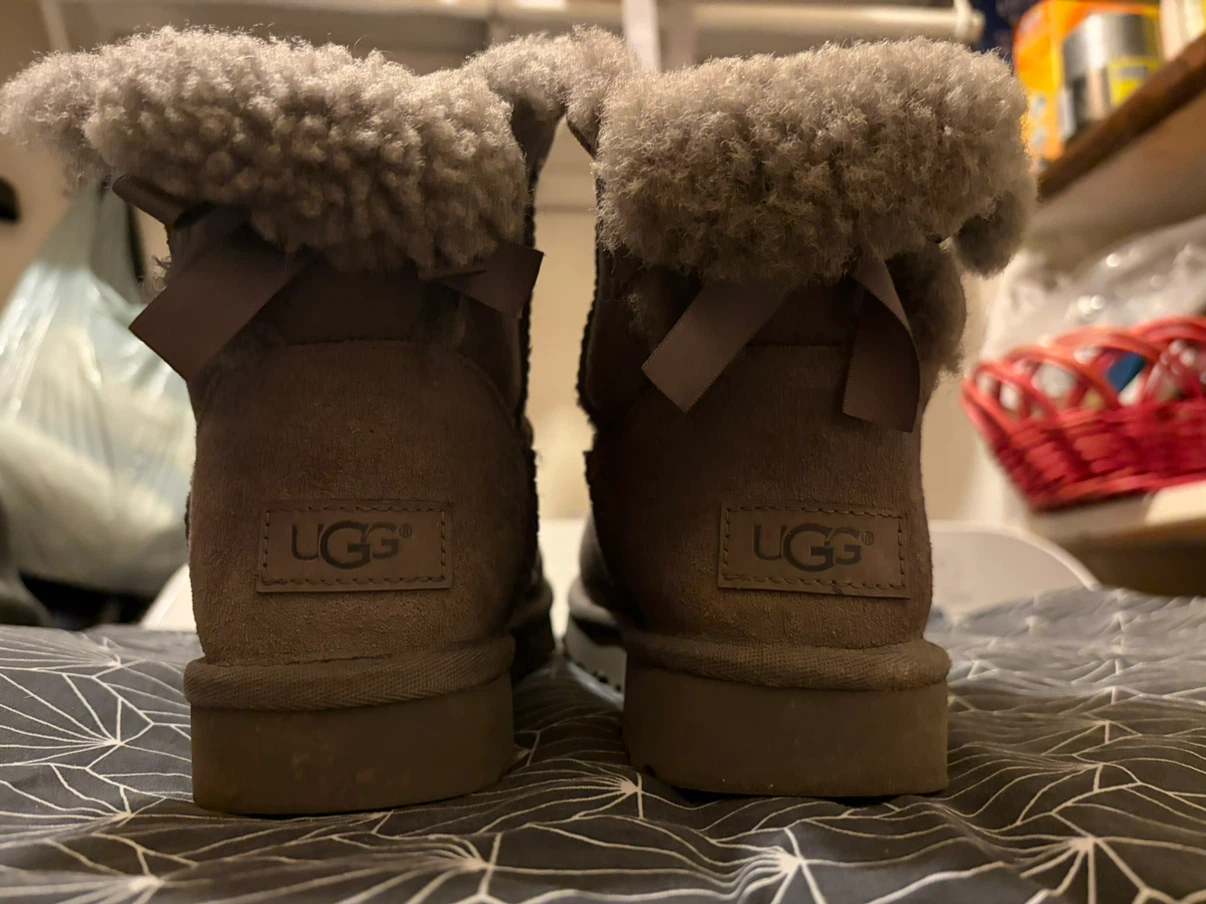 UGG Grey Suede Boots - photo 4