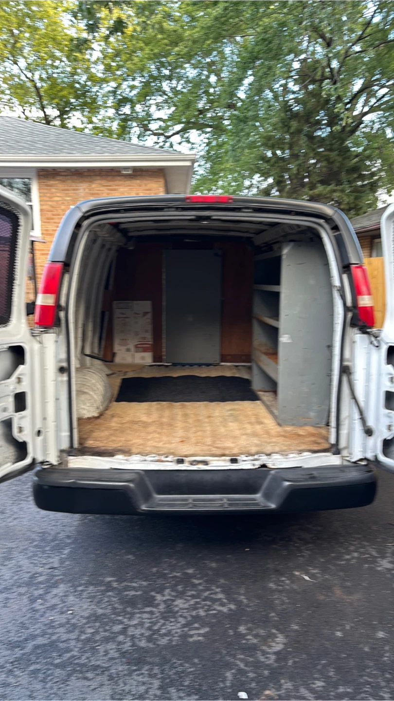 Chevrolet Express Cargo Van - photo 2
