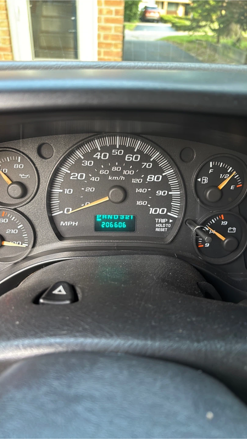 Chevrolet Express Cargo Van - photo 3