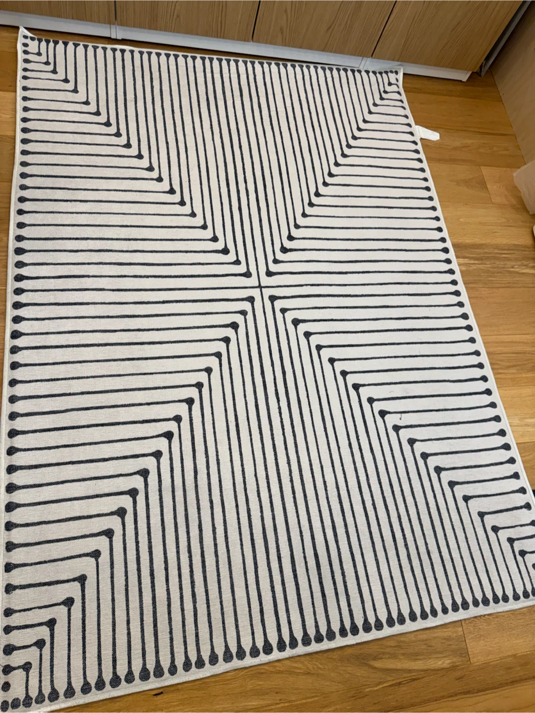 Ruggable ink drop black and ivory 5x7 rug with cushioned rug pad - photo 2