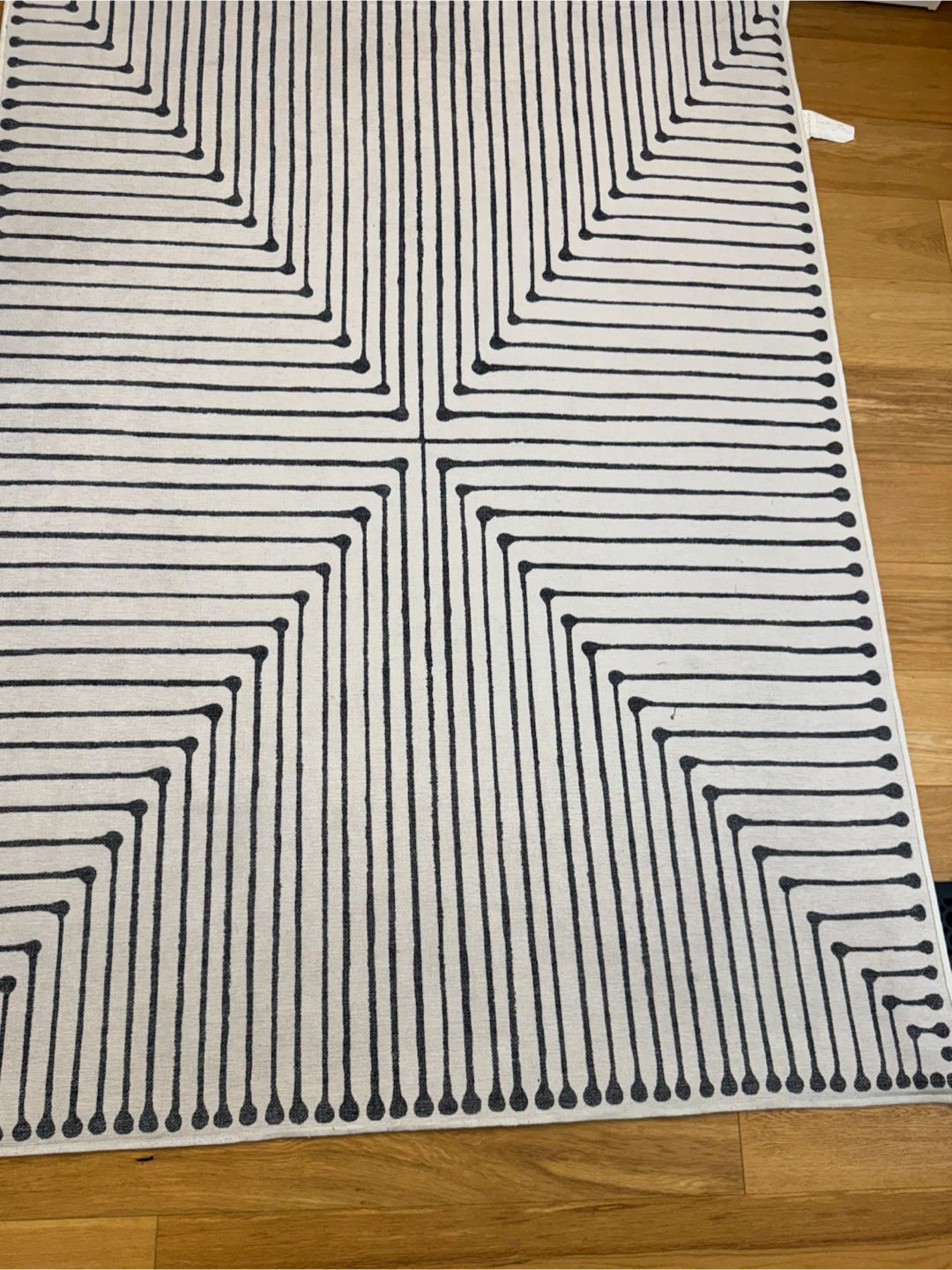 Ruggable ink drop black and ivory 5x7 rug with cushioned rug pad - photo 3