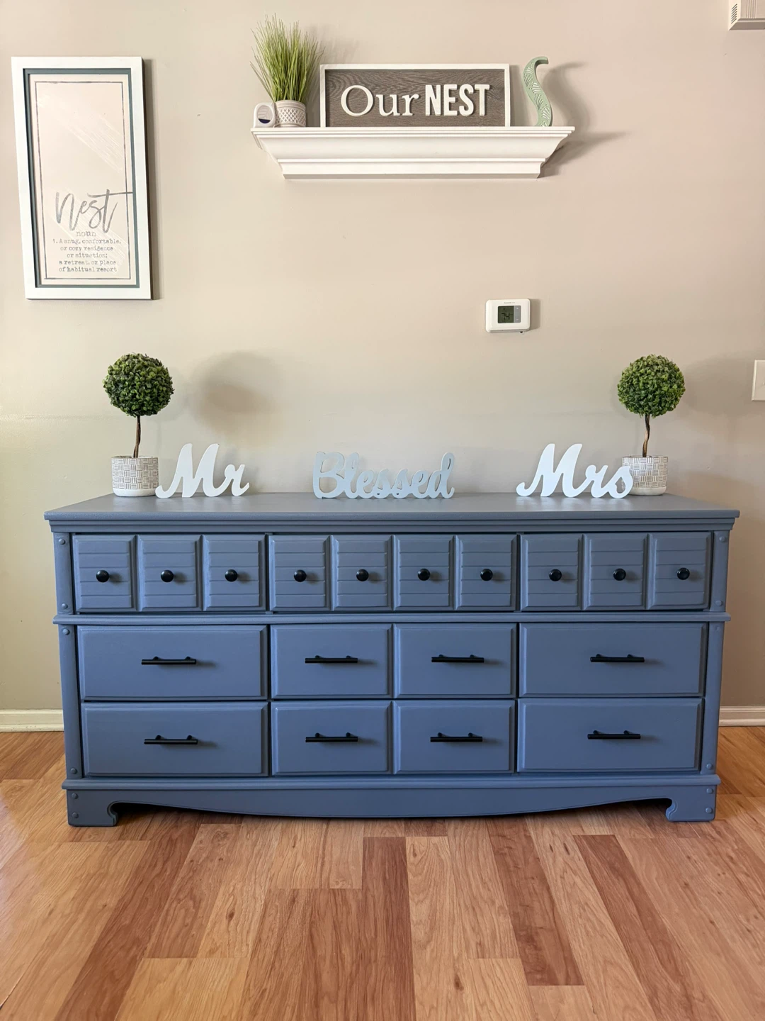 ✨🩶Beautiful solid dresser🩶✨