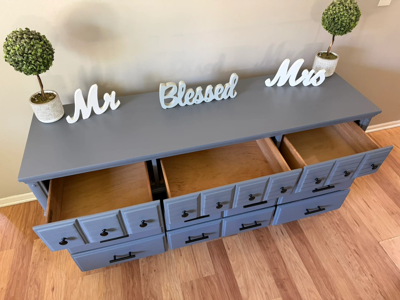 ✨🩶Beautiful solid dresser🩶✨ - photo 5