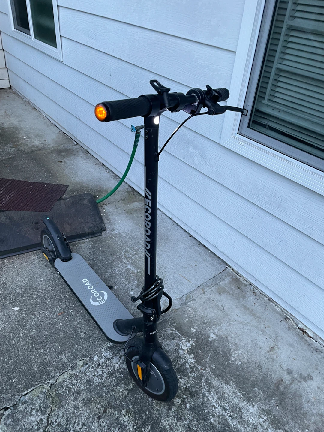 Ecoroad Electric Scooter PERFECT CONDITION - photo 3