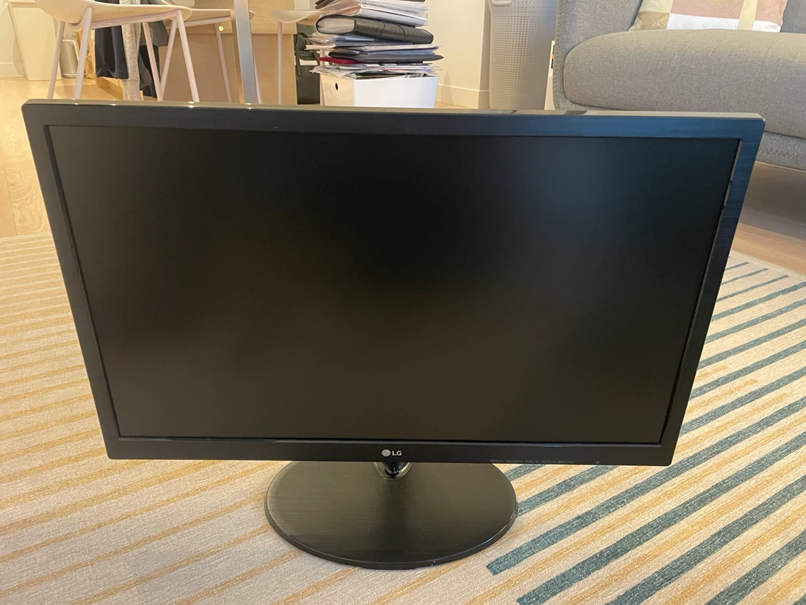 LG Monitor Black - photo 3