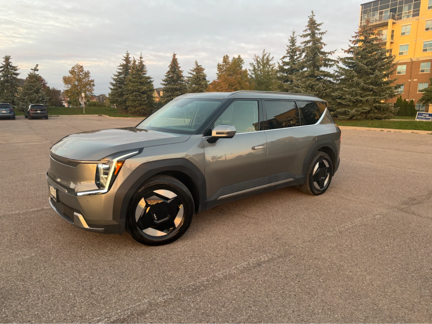 LEASE TAKEOVER – KIA EV9 2026 LAND AWD 7-SEATER - photo 4