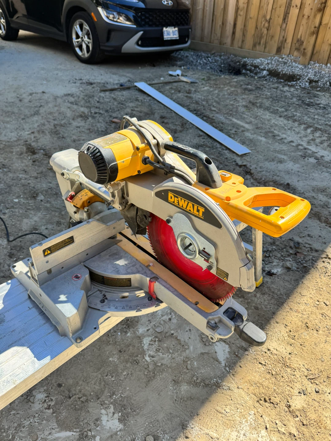 DeWalt Compound Miter Saw - photo 3