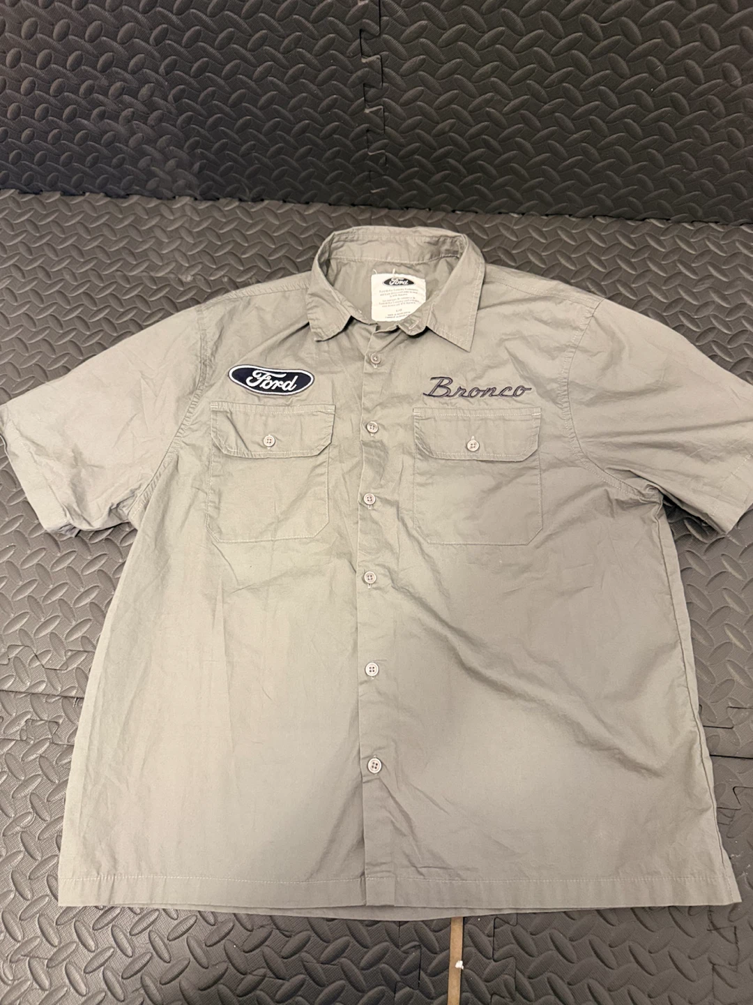 Ford Bronco Button-Up Shirt (large)