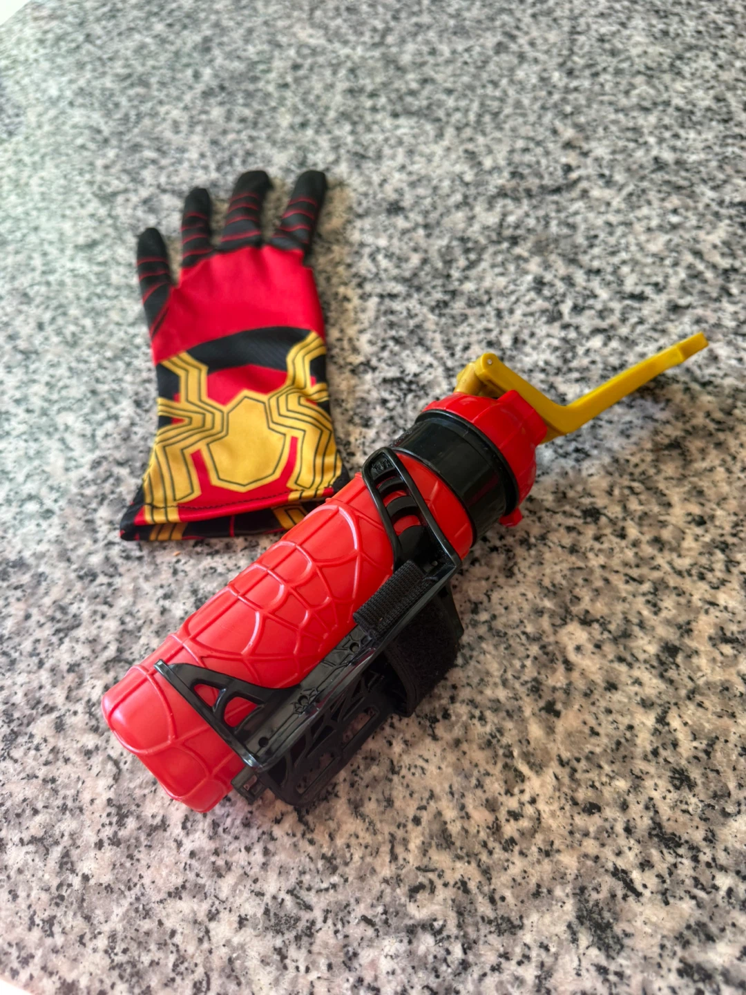 Spider man glow mask and web slinger with glove - photo 2