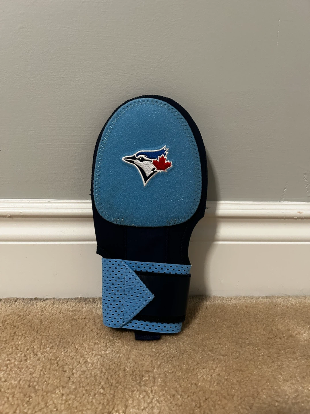 Toronto Blue Jays sliding mitt