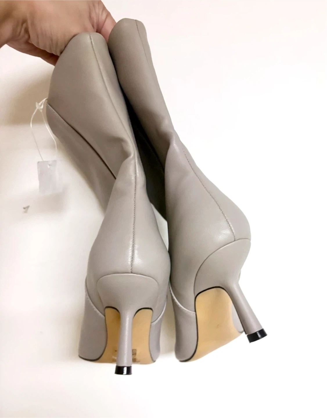 Grey pointed-toe kitten heel boots, size 7 - photo 2