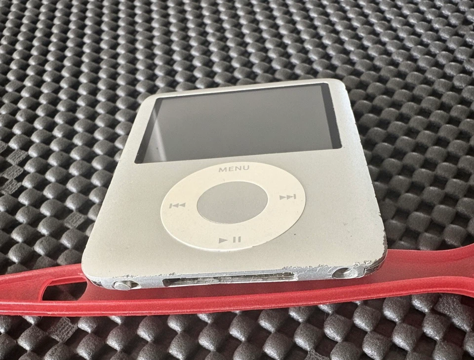 Vintage Apple iPod Nano 3rd Generation / Vintage Apple iPod - photo 3